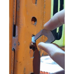 Redirack Compatible Beam Locking Clip