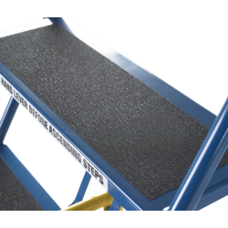 Warehouse Essential Safety Steps - 9 Tread