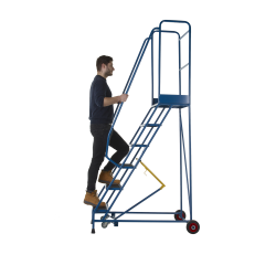 Warehouse Essential Safety Steps - 5 Tread
