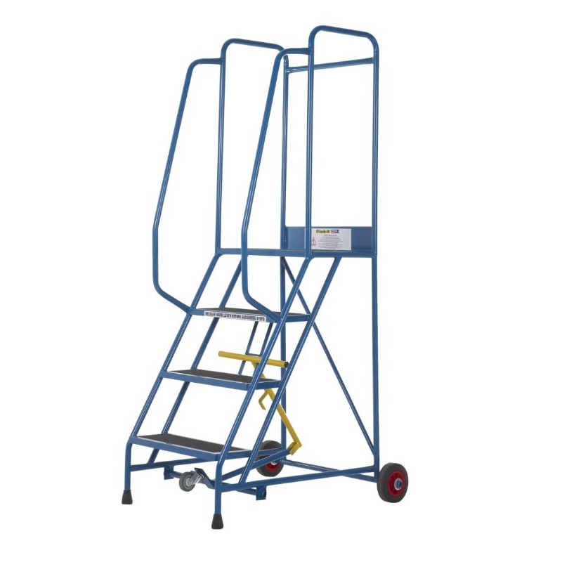 Warehouse Essential Safety Steps - 3 Tread